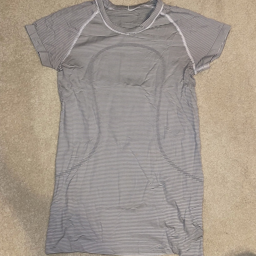 Lululemon tee